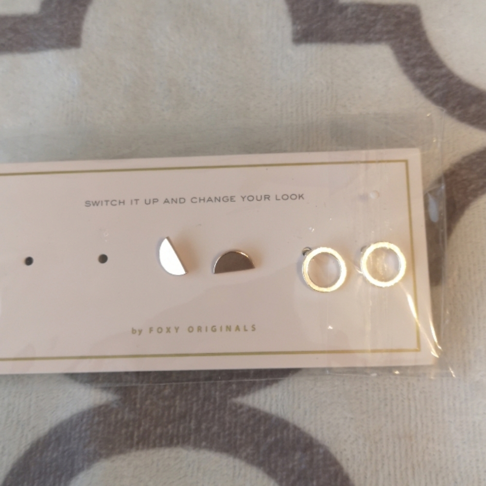 NWT partial Foxy Originals Earrings
